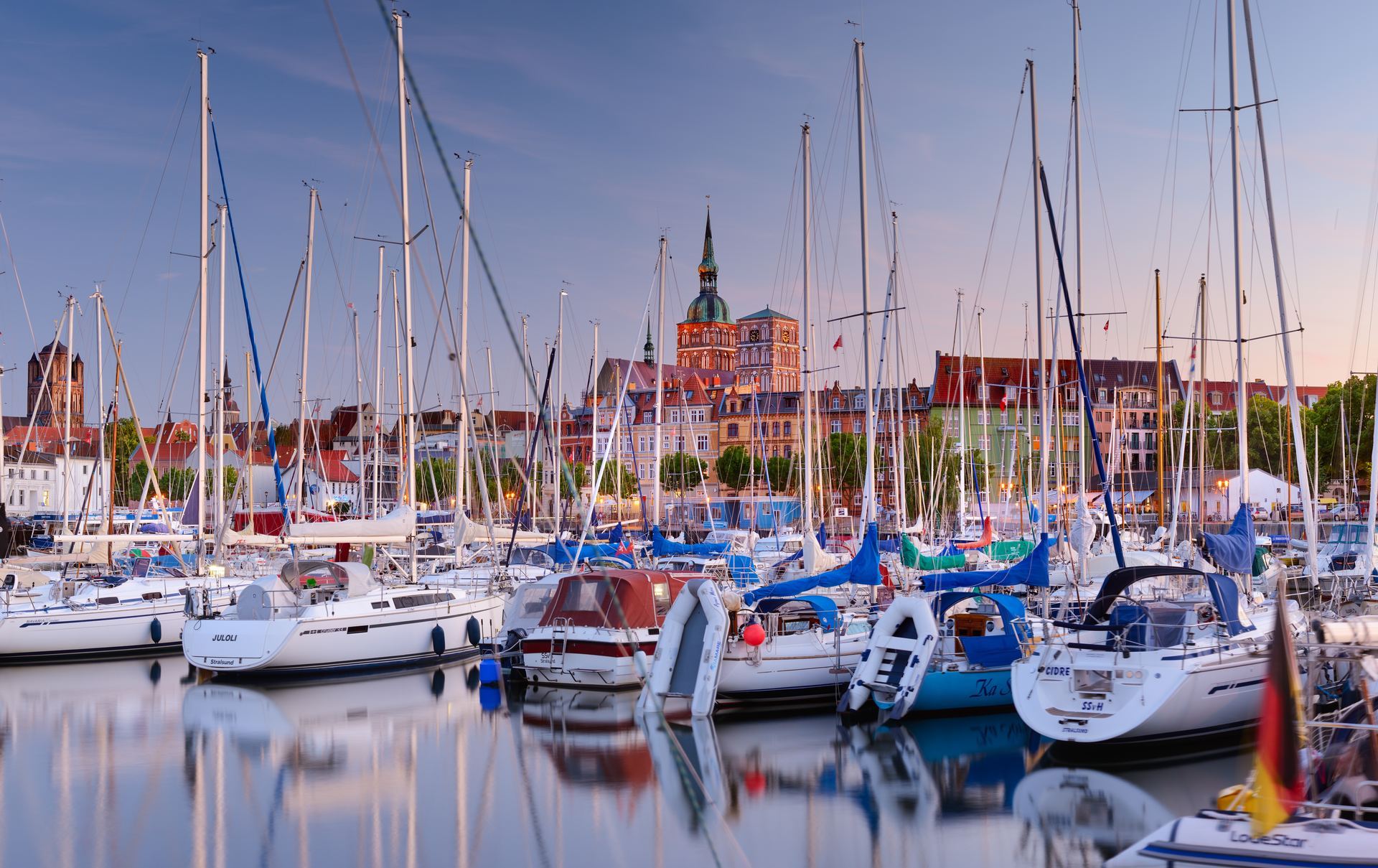 Stralsund Hafen mit St. Nikolai Kirche